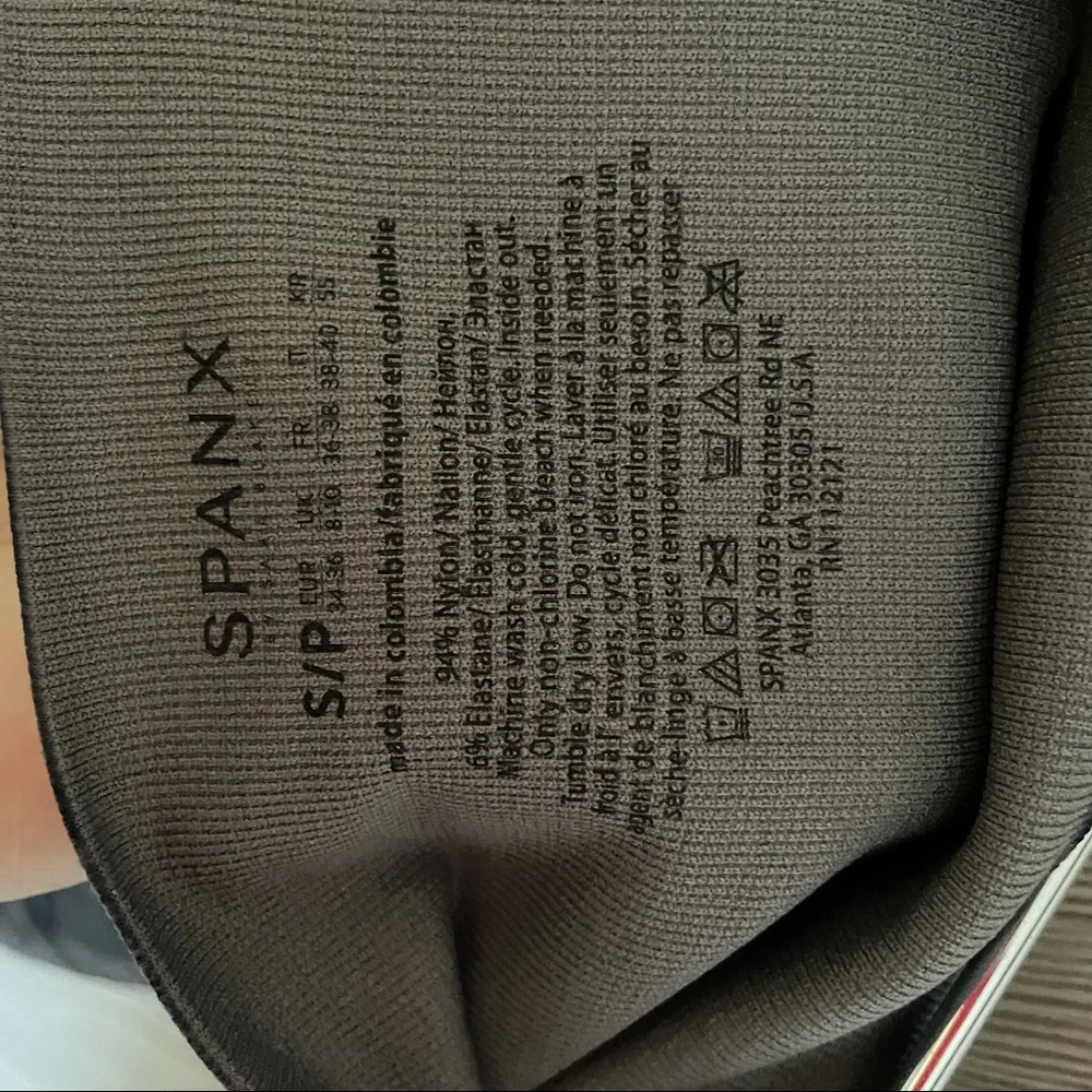 NWT SPANX Look at Me Now Seamless Camo Leggings Size: small (2-4)